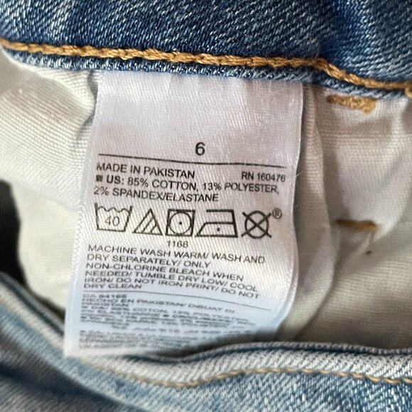 Old Navy Rockstar Super Skinny Mid-Rise Size 6 - Picture 5 of 7